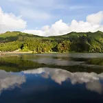 Sete Cidades Lake Lodge *