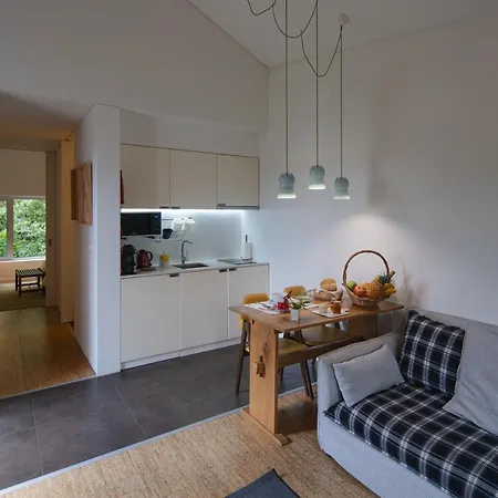 Sete Cidades Lake Lodge