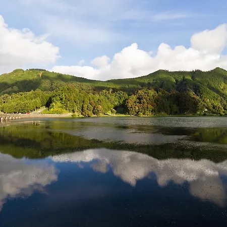 Sete Cidades Lake Lodge *