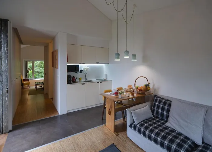 Sete Cidades Lake Lodge