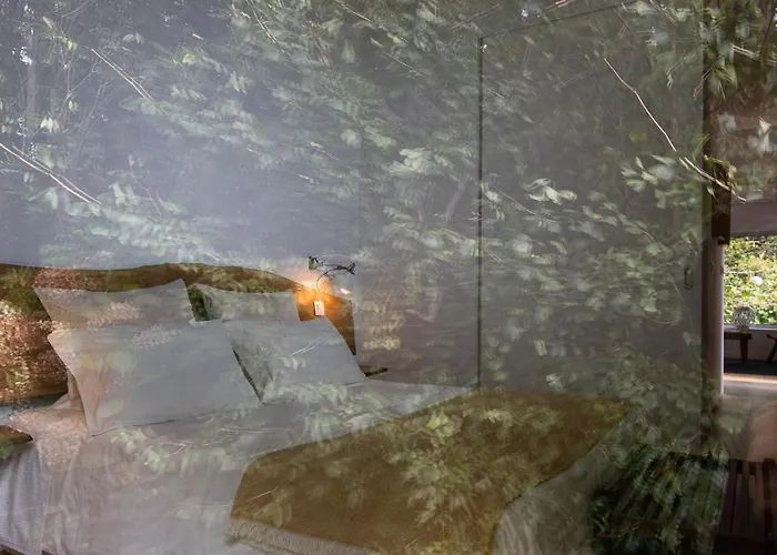 Sete Cidades Lake Lodge *