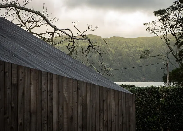 Sete Cidades Lake Lodge * Sete Cidades